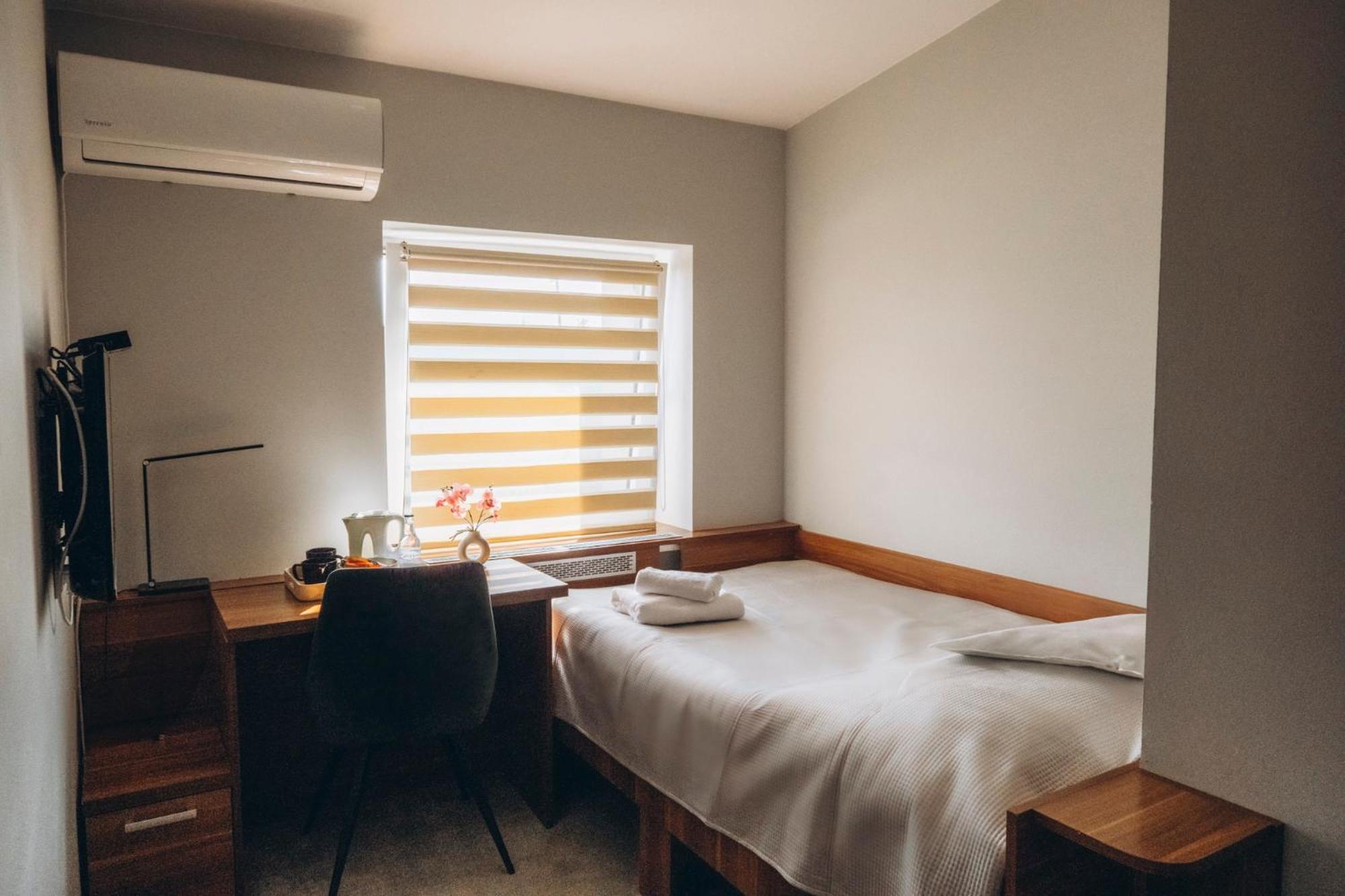 Hotel-24 Плоцк Екстериор снимка