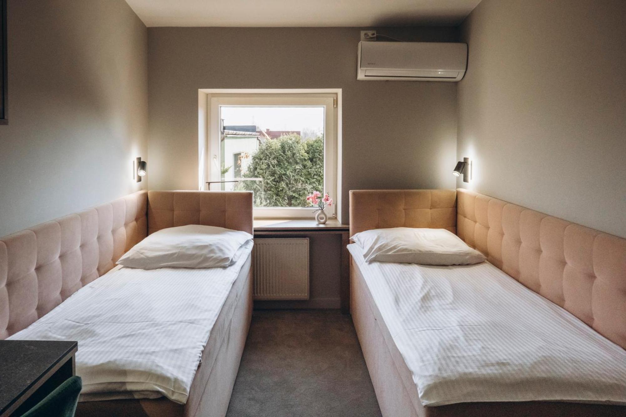 Hotel-24 Плоцк Екстериор снимка